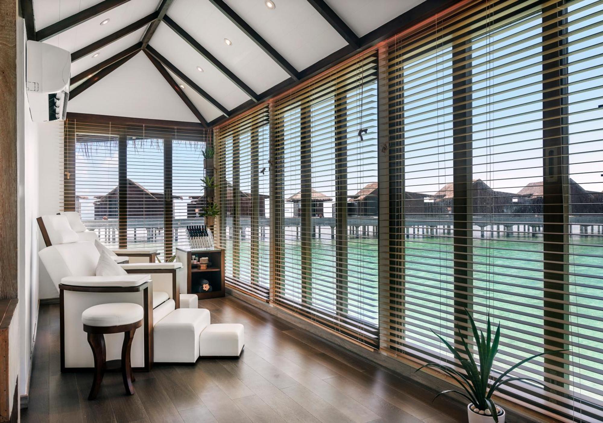 Hotel Grand Park Kodhipparu Maldives à Baros Island Extérieur photo