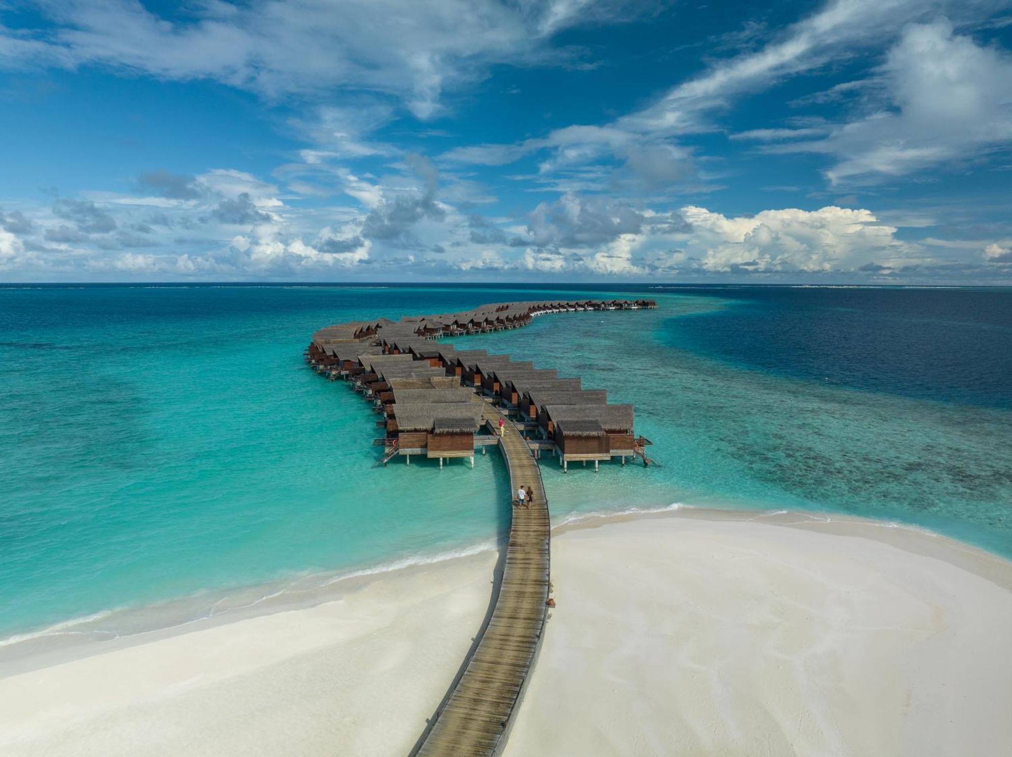 Hotel Grand Park Kodhipparu Maldives à Baros Island Extérieur photo