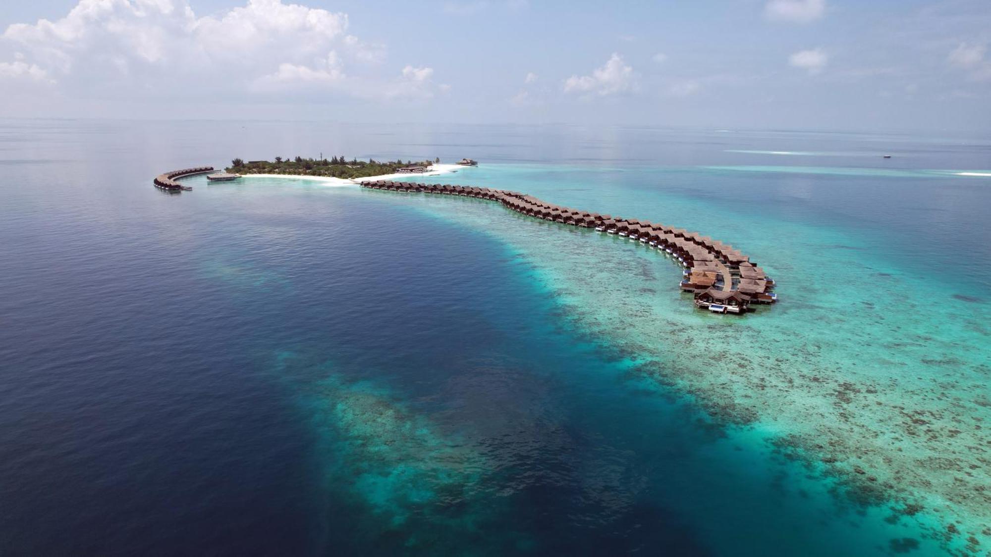 Hotel Grand Park Kodhipparu Maldives à Baros Island Extérieur photo