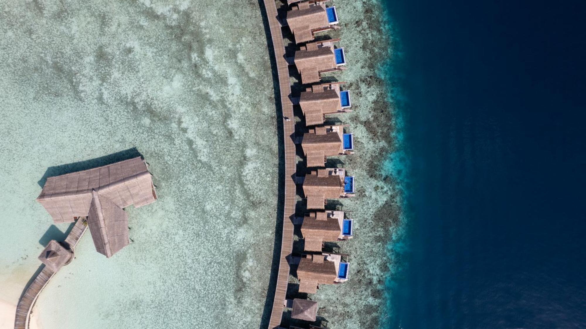 Hotel Grand Park Kodhipparu Maldives à Baros Island Extérieur photo